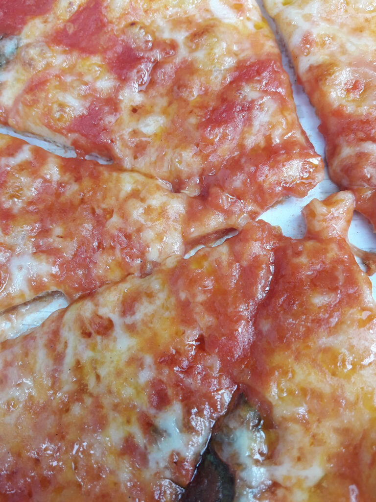 Una pizza appetitosa sfornata dai detenuti